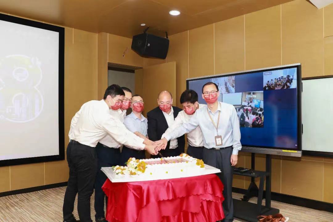 开云官方在线注册-开云(中国)28周年庆 | 相逢的意义在于照亮彼此 