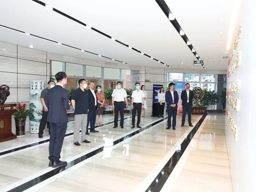青岛市政协副主席、崂山区委书记张元升一行莅临开云官方在线注册-开云(中国)调研考察